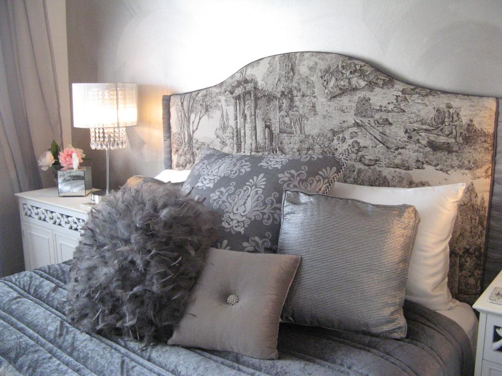 Bedroom Design Ideas by Miraje Home