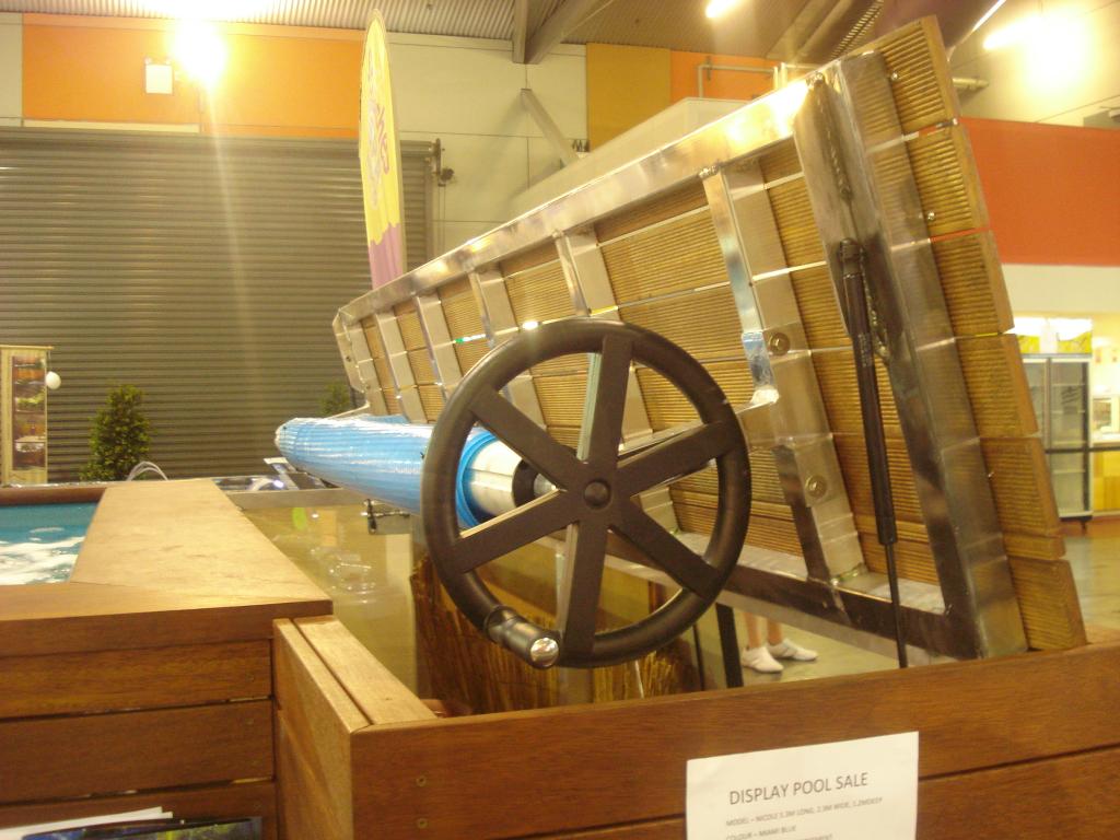 Solar Blanket & Roller Under Deck Model