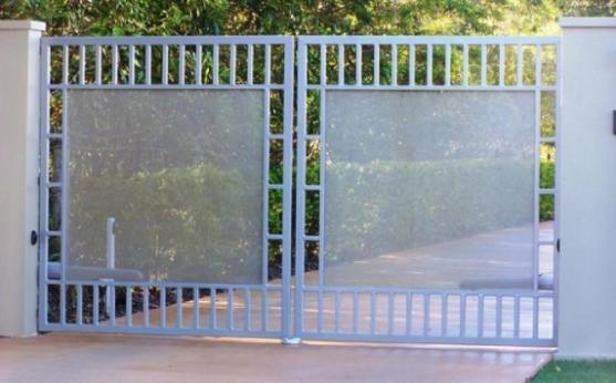 Swing gates