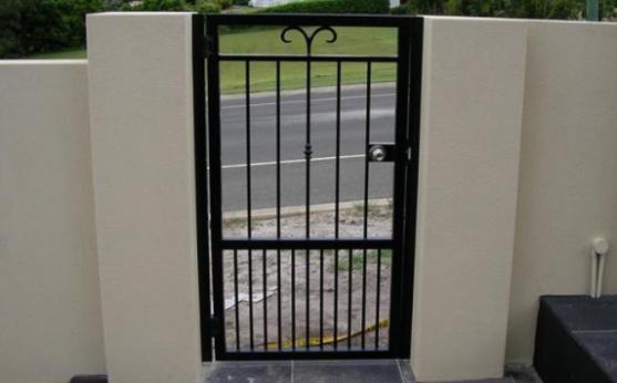 Swing gates