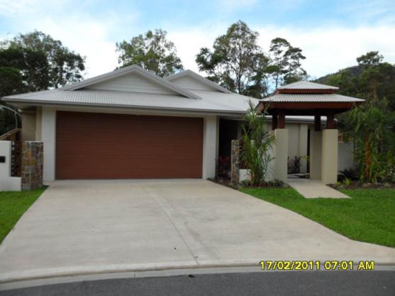House Exterior Design by Julianne McAlloon Architects