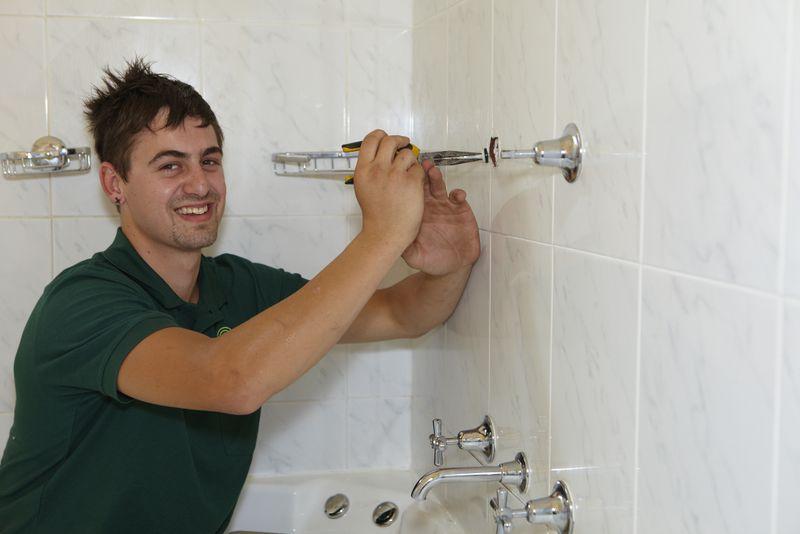 How Much Will A Plumber Charge To Change A Faucet