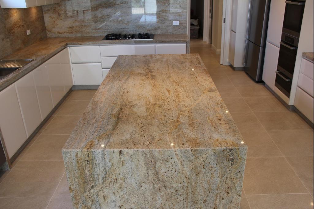 Giallo Alba Grande Kitchen