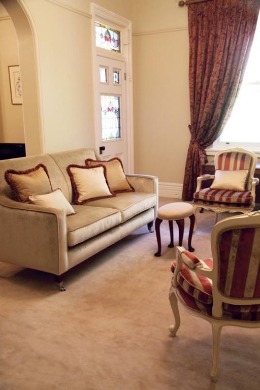 Sofas and Lounges