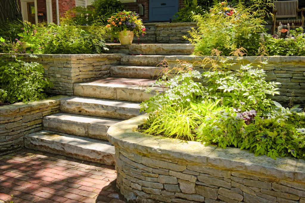 How Much Does a Retaining Wall Cost?