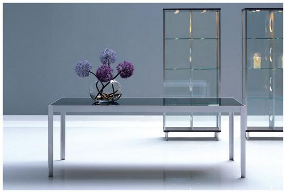 Guide to Choosing a Glass Dining Table