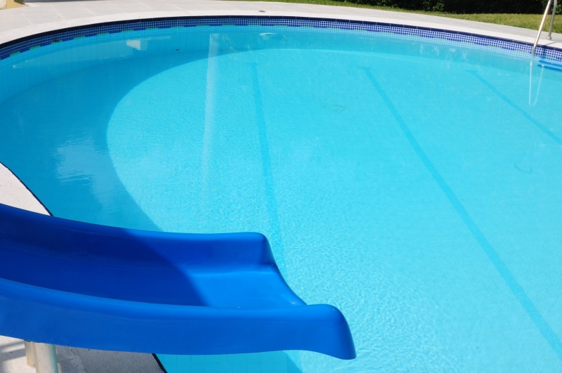 costs of maintaining a pool