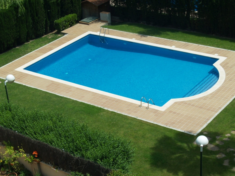 cost to build concrete pool