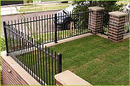 Fencing Vs retaining walls for your front yard - hipages.com.au