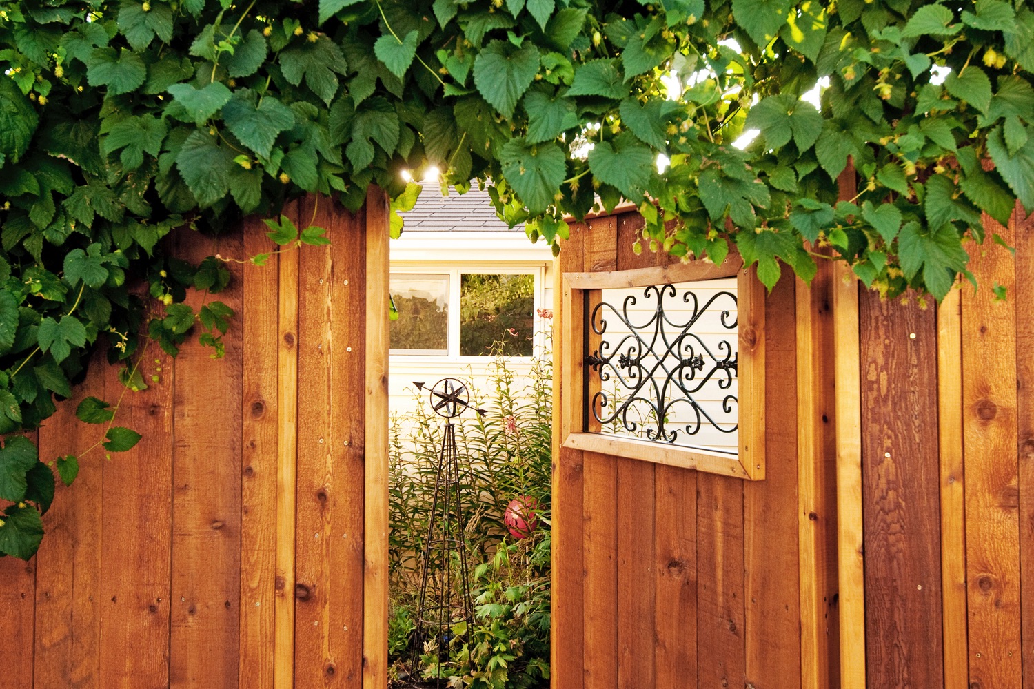 Best Local Automatic Electric Gate Installers Near Me (3 Free Quotes)