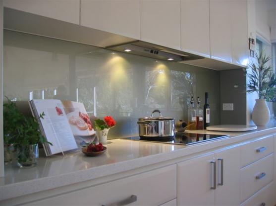 Kitchen Splashback Design Ideas - Get Inspired by photos of ... Kitchen Splashback Ideas by Freelance Glass