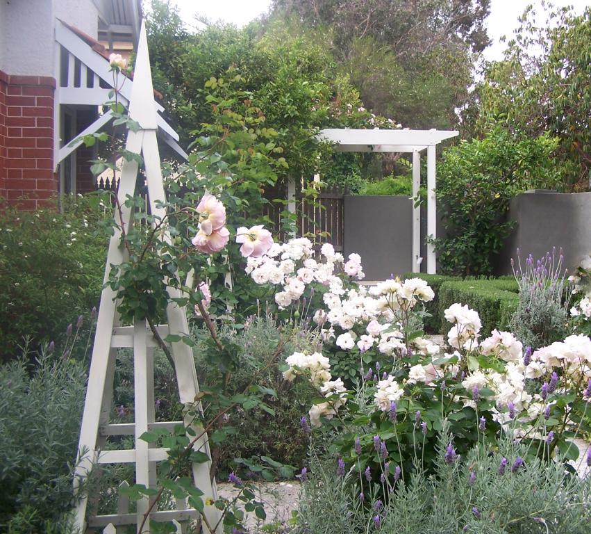 Garden Art Inspiration - Garden Artisans - Australia | hipages.com.au