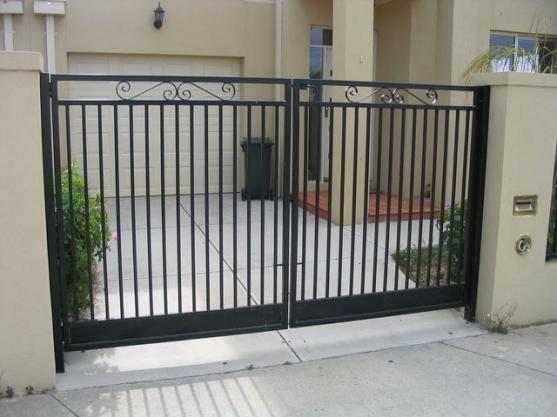 Driveway Gate Design Ideas - Get Inspired by photos of Driveway Gates ...