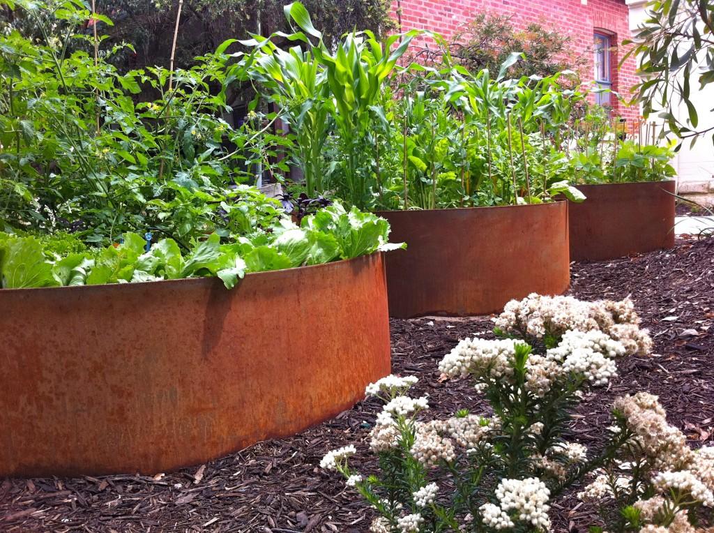 Formboss Metal Garden Edging