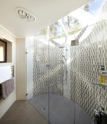 Frameless Shower Screen Design Ideas - Get Inspired by photos of ...