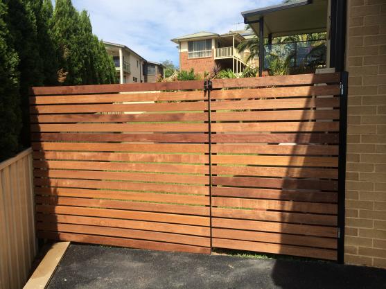 Timber Fencing Design Ideas - Get Inspired by photos of Timber Fencing ...